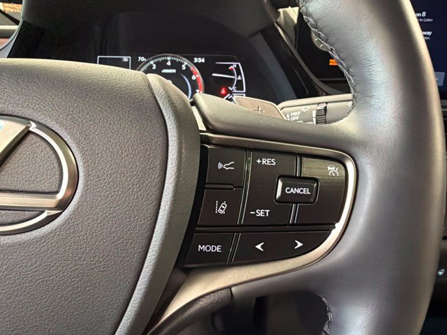 Used 2025 Lexus ES 300h w/ Technology Package FWD image 16