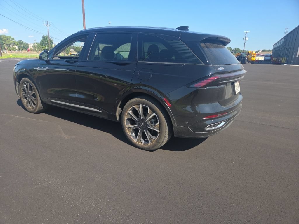 Used 2024 Lincoln Nautilus Reserve w/ Equipment Group 202A AWD/4WD image 11