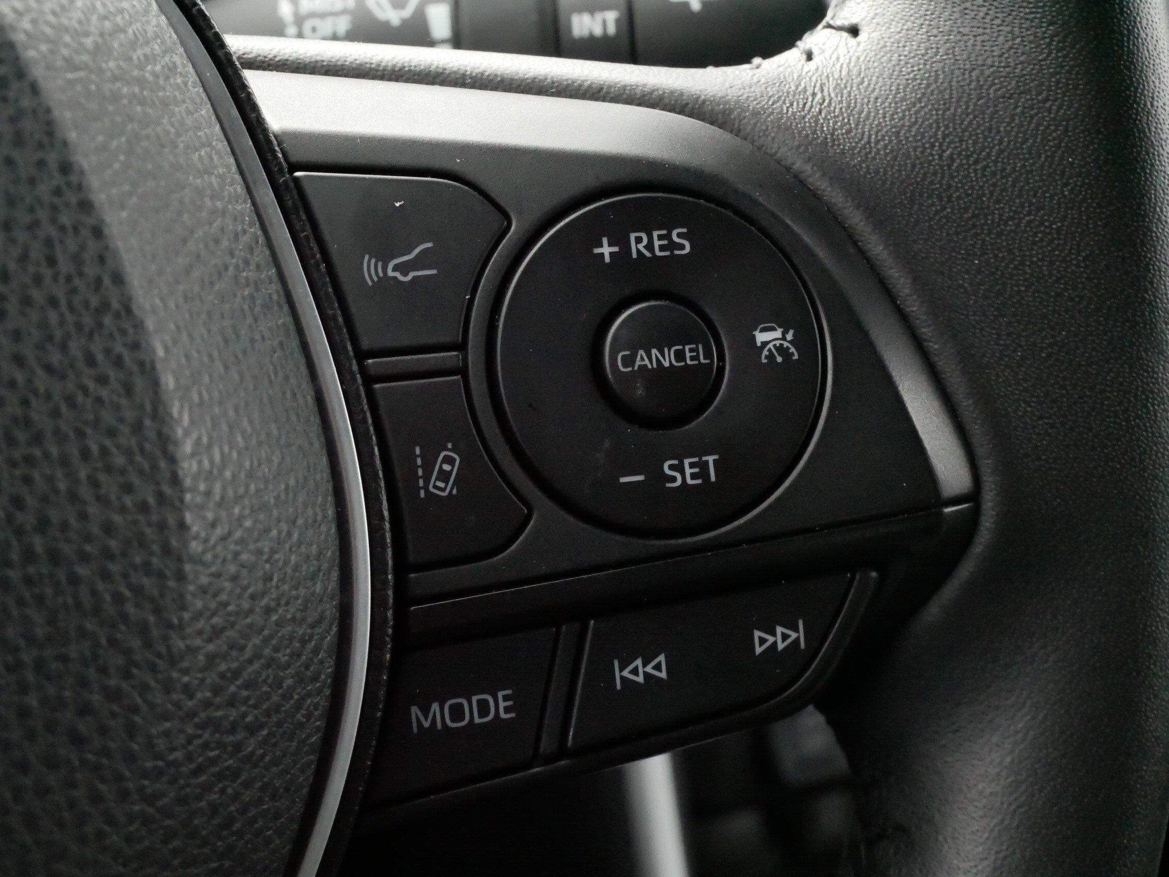 Certified 2025 Toyota RAV4 XLE Premium image 25