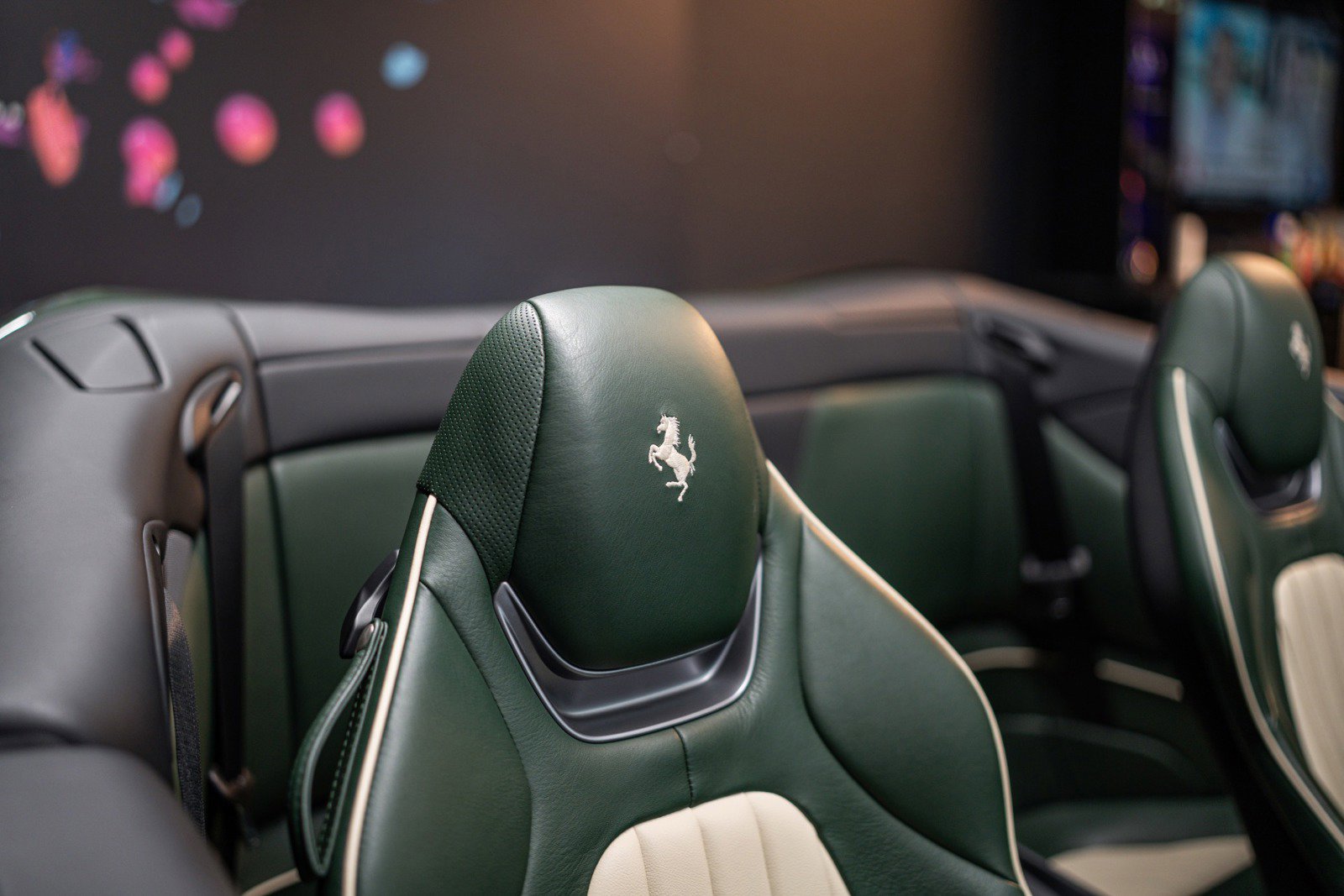 Used 2019 Ferrari Portofino RWD image 13