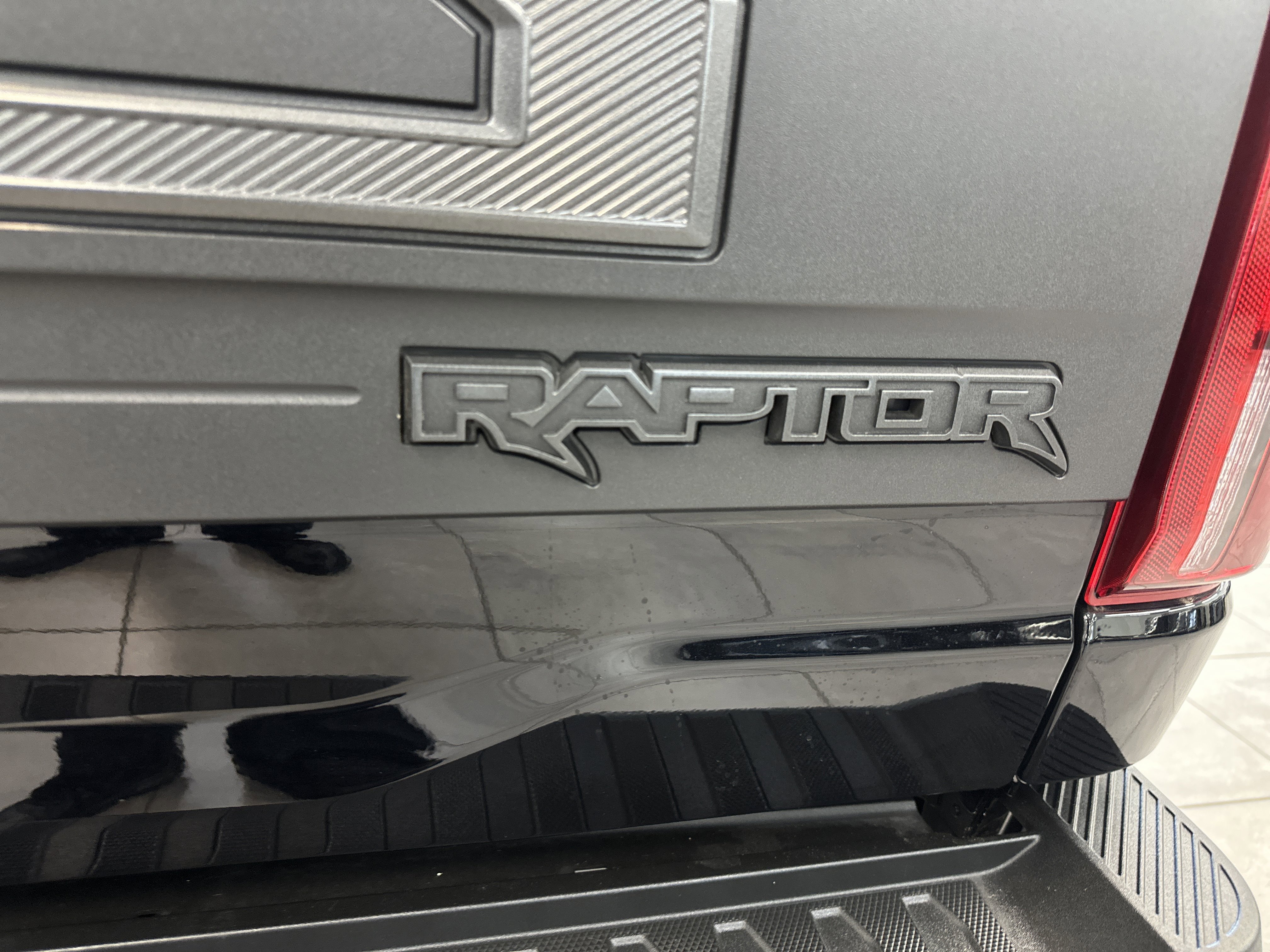 Used 2025 Ford F150 Raptor image 11