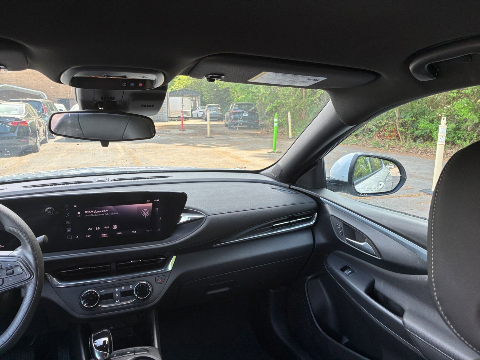 Used 2025 Buick Envista Preferred image 34