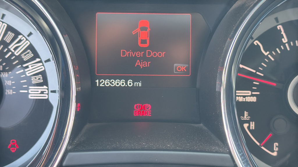 Used 2013 Ford Mustang GT Premium w/ Electronics Pkg RWD image 30