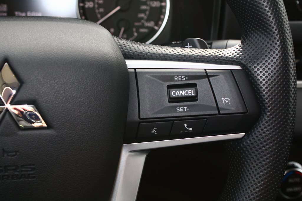 New 2026 Mitsubishi Outlander ES image 15