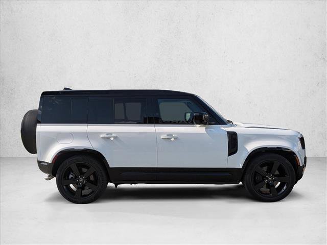 Certified 2025 Land Rover Defender 110 X-Dynamic SE AWD/4WD image 4