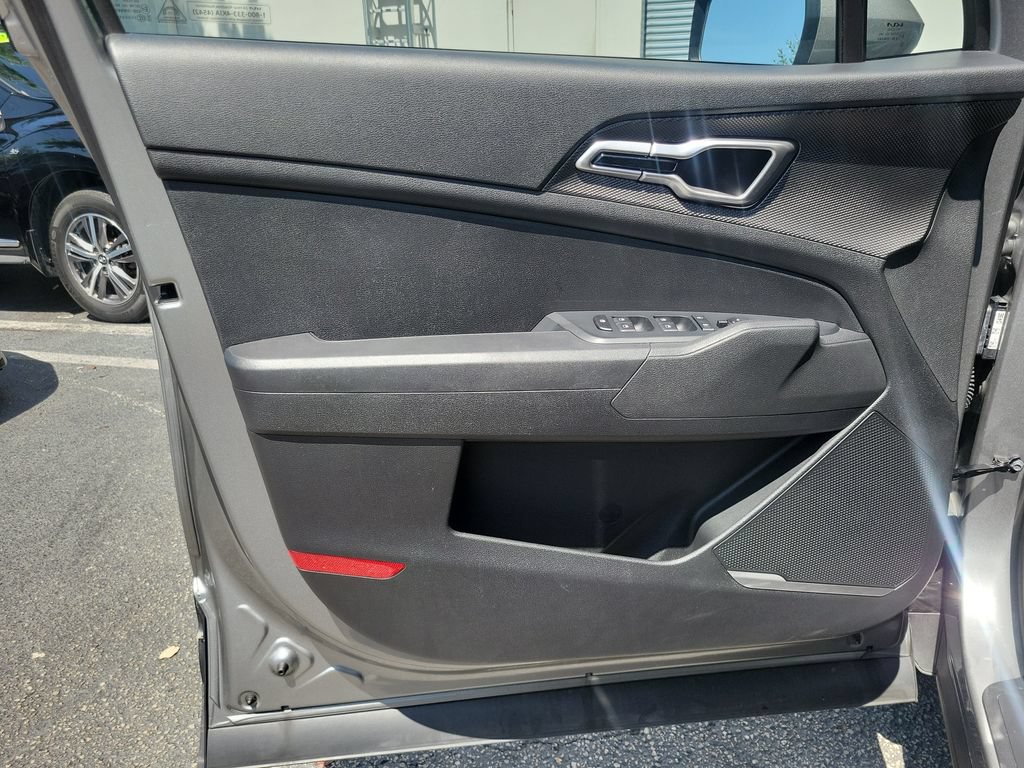 Certified 2024 Kia Sportage LX FWD image 12
