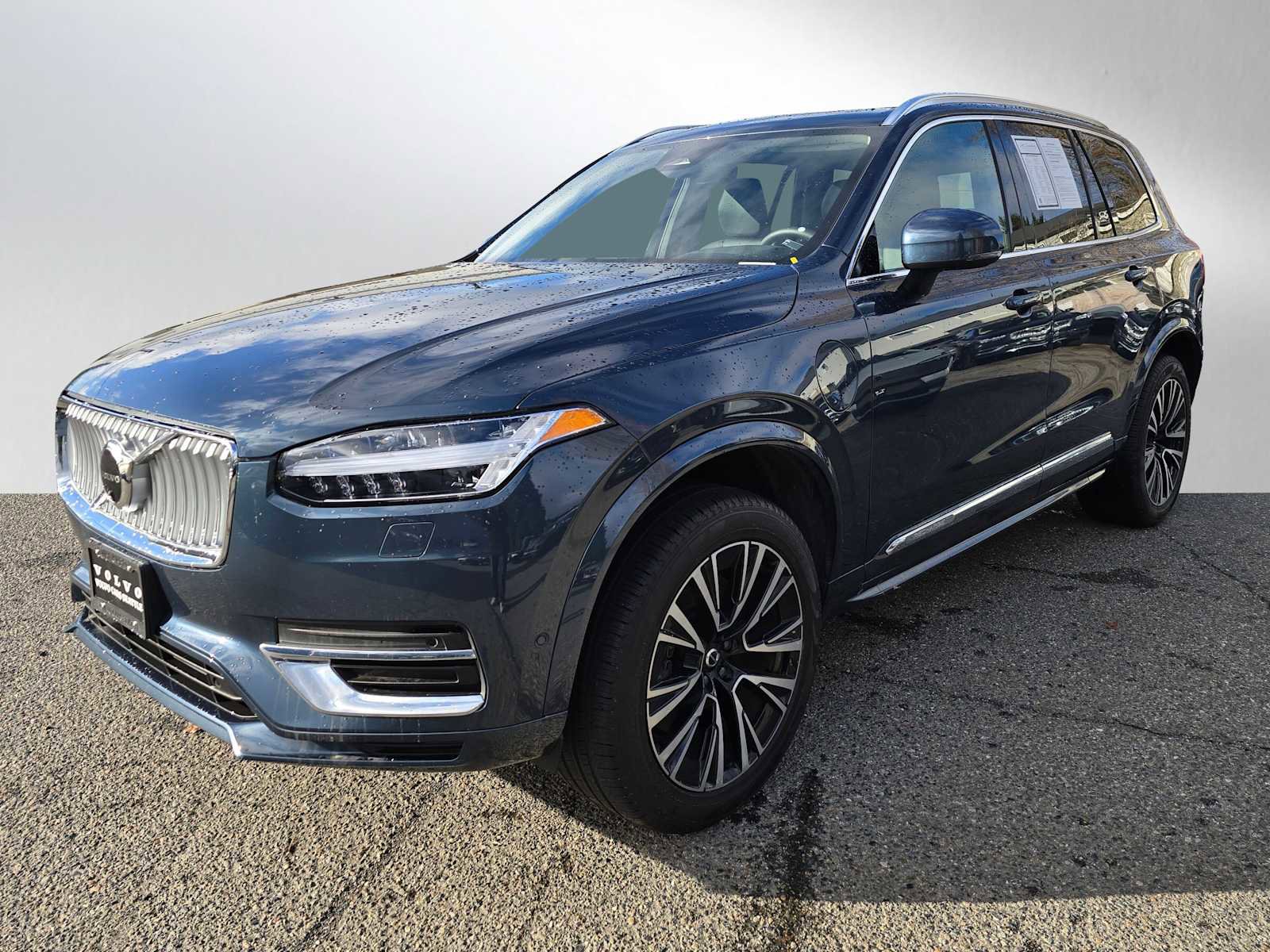 Certified 2024 Volvo XC90 T8 Plus w/ Protection Package Premier image 7