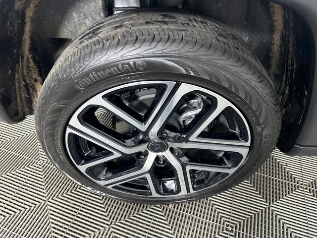 Certified 2025 Jeep Compass Limited image 9