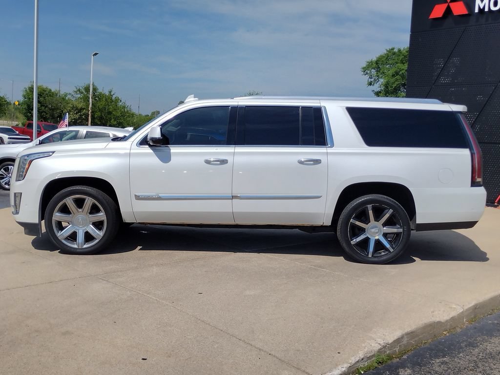 Used 2017 Cadillac Escalade ESV Premium Luxury AWD/4WD image 22