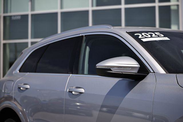 Certified 2025 Audi Q5 Premium Plus w/ Premium Plus image 3