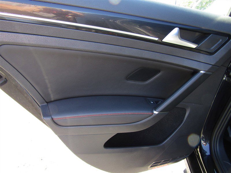 Used 2017 Volkswagen GTI SE image 47