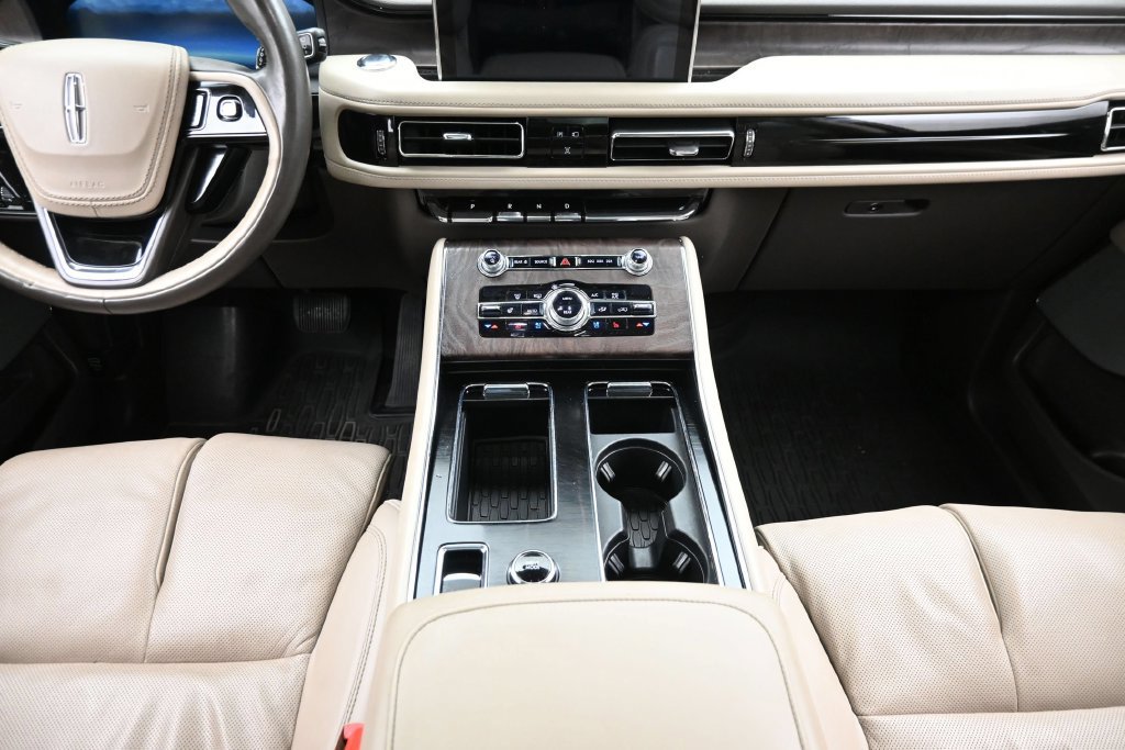 Used 2020 Lincoln Aviator Reserve w/ Equipment Group 202A AWD/4WD image 16