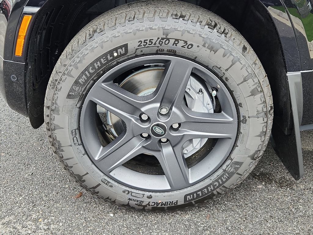 Certified 2025 Land Rover Defender 90 X-Dynamic SE image 9