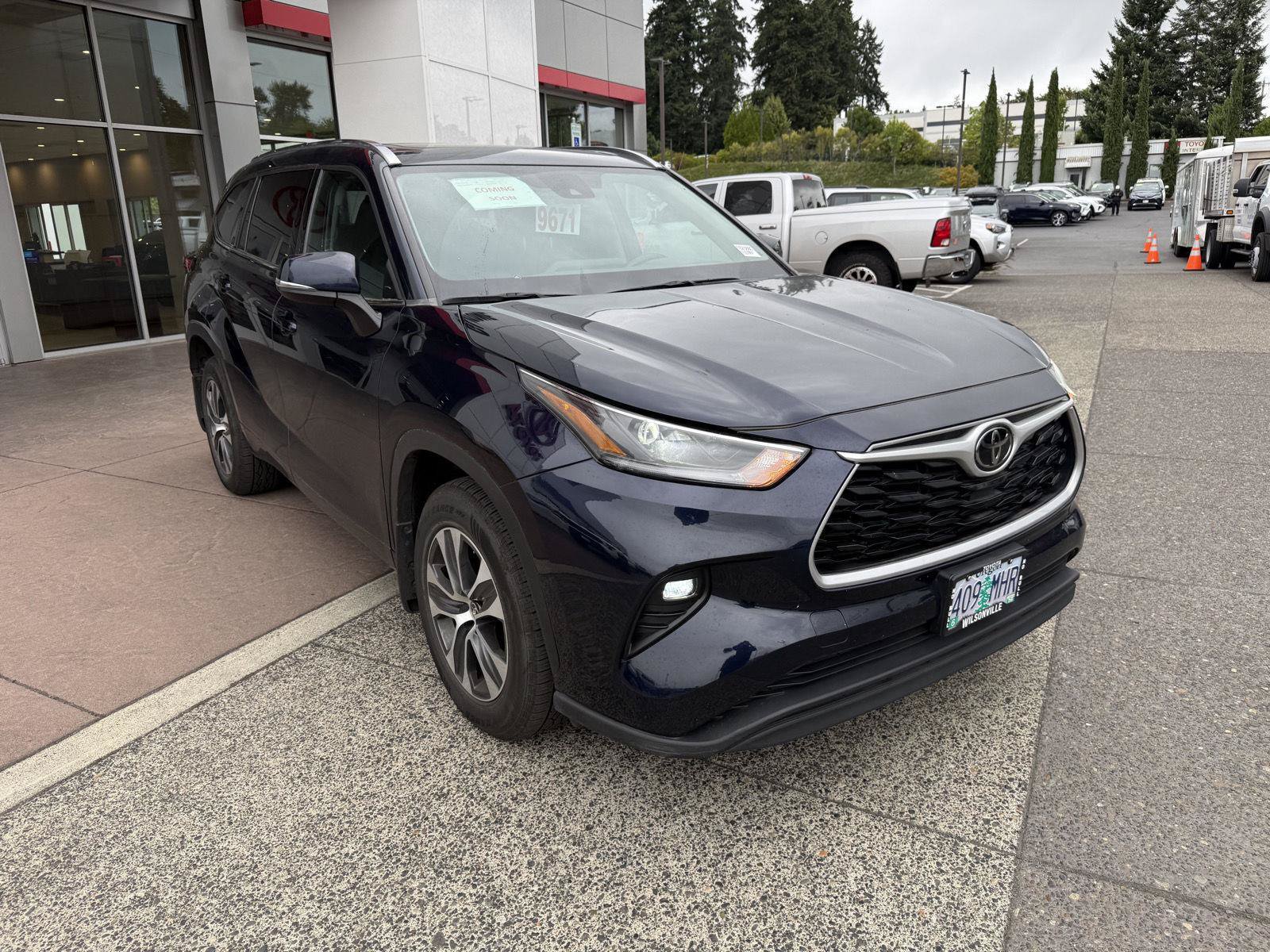 Certified 2021 Toyota Highlander XLE AWD/4WD image 10