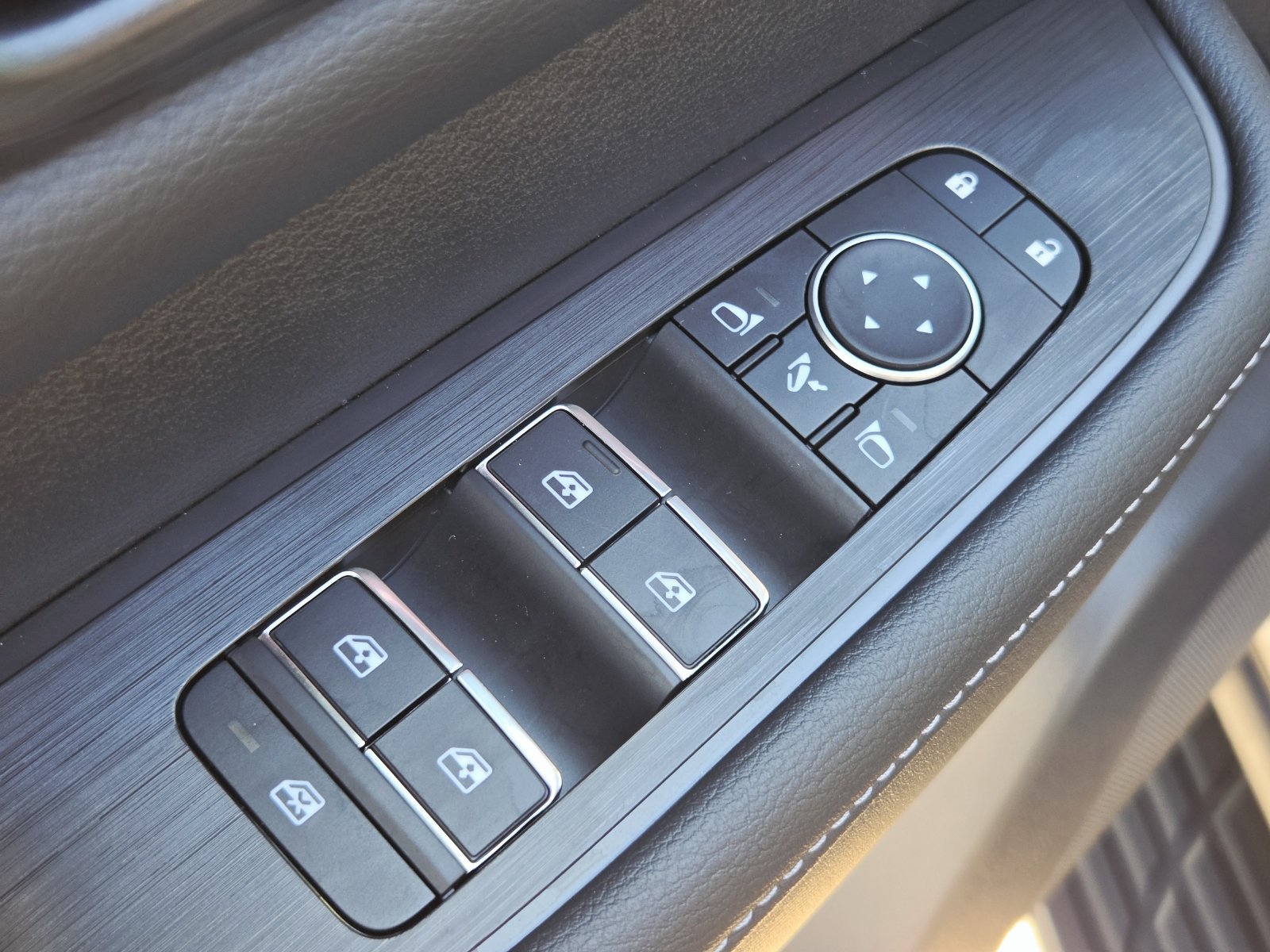 New 2027 Nissan Armada Platinum AWD/4WD image 17