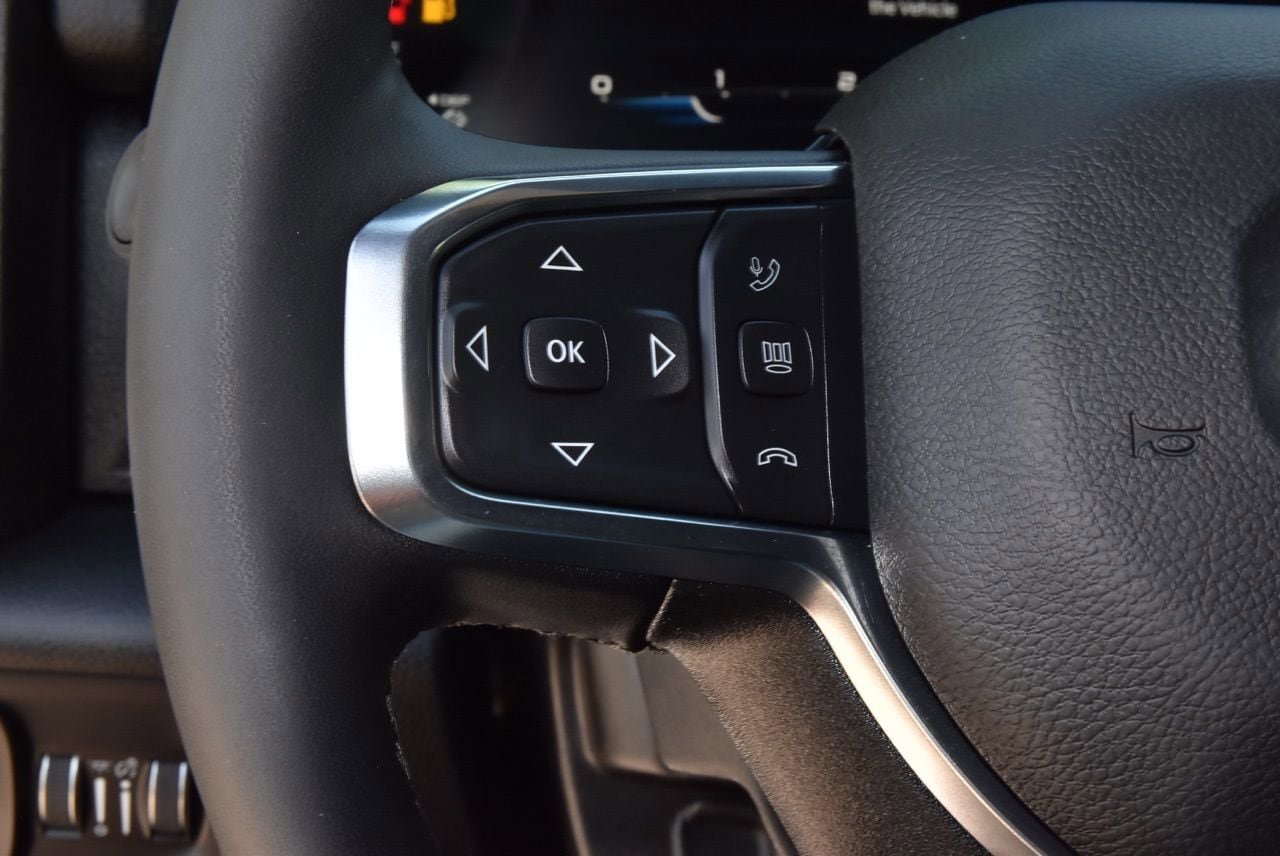 Used 2026 RAM 2500 Laramie AWD/4WD image 23