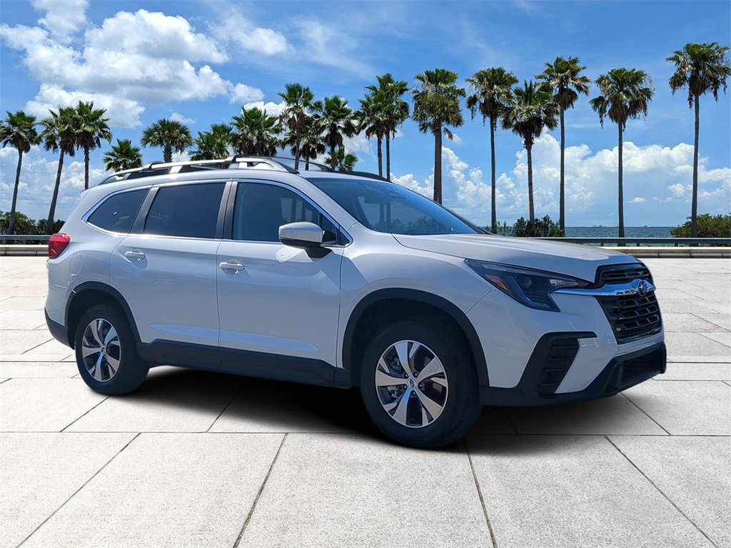 Used 2025 Subaru Ascent Premium image 2