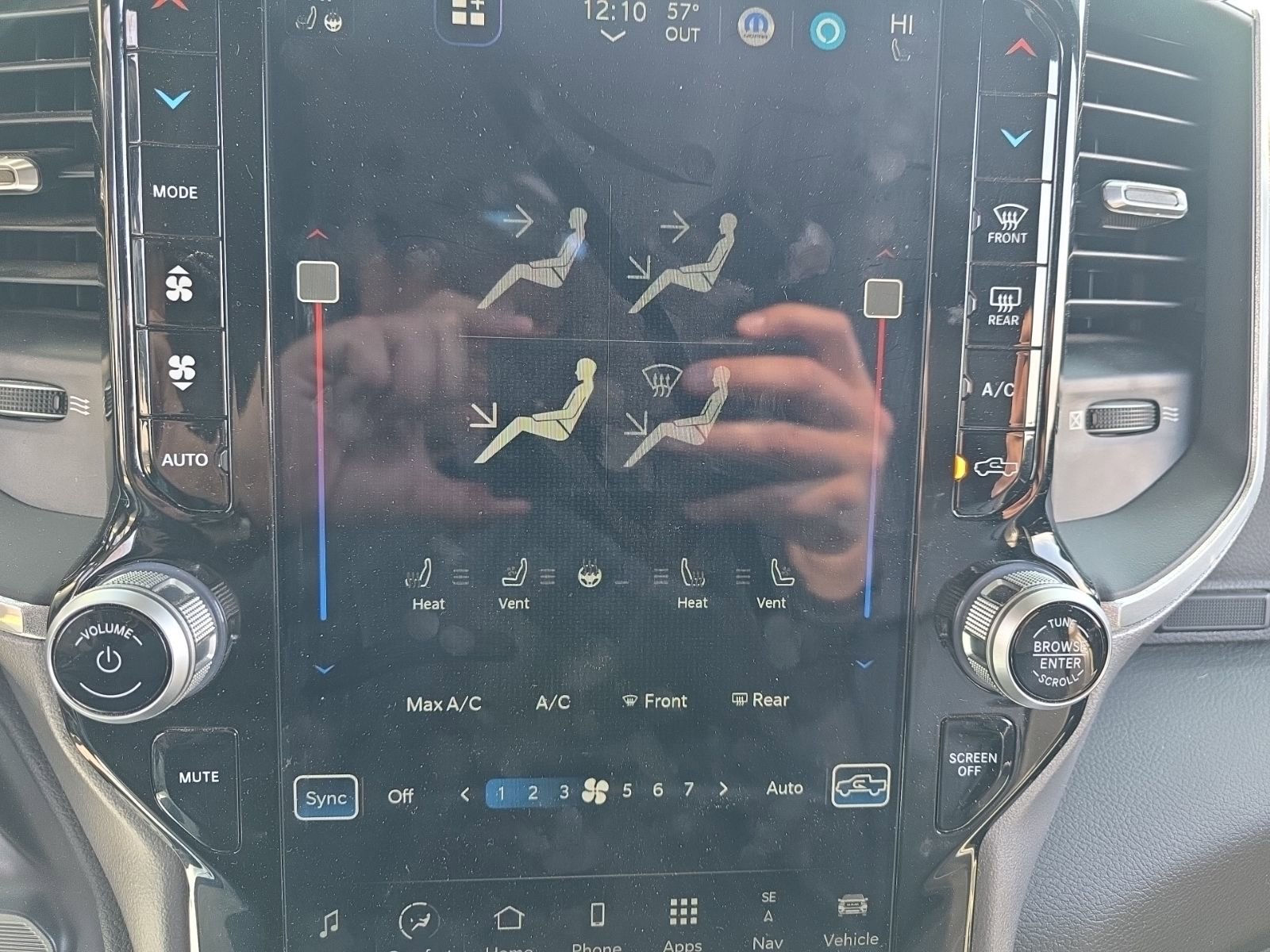 Used 2023 RAM 2500 Laramie AWD/4WD image 16