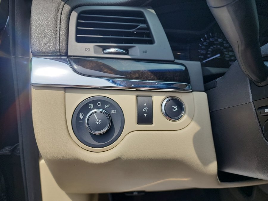 Used 2014 Lincoln MKS w/ Equipment Group 101A FWD image 24