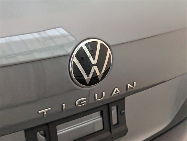 Certified 2022 Volkswagen Tiguan SE w/ Panoramic Sunroof Package image 12