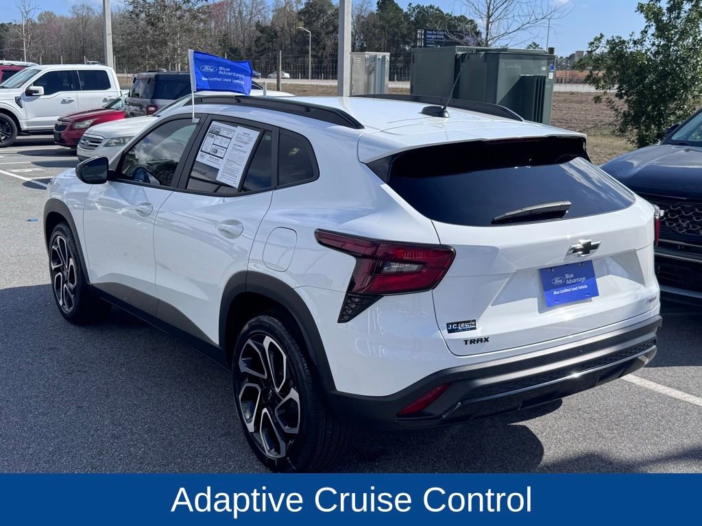 Used 2025 Chevrolet Trax RS w/ Sunroof Package image 6