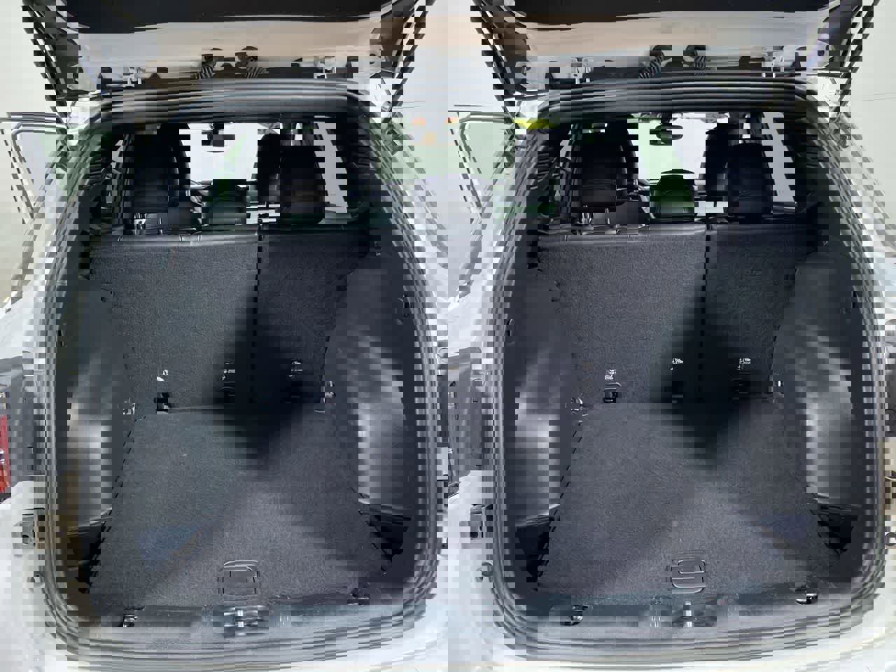 Used 2024 Jeep Compass Limited image 33