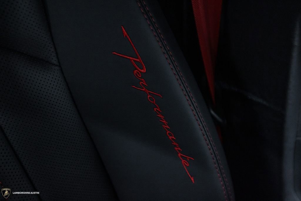 Used 2023 Lamborghini Urus Performante AWD/4WD image 32