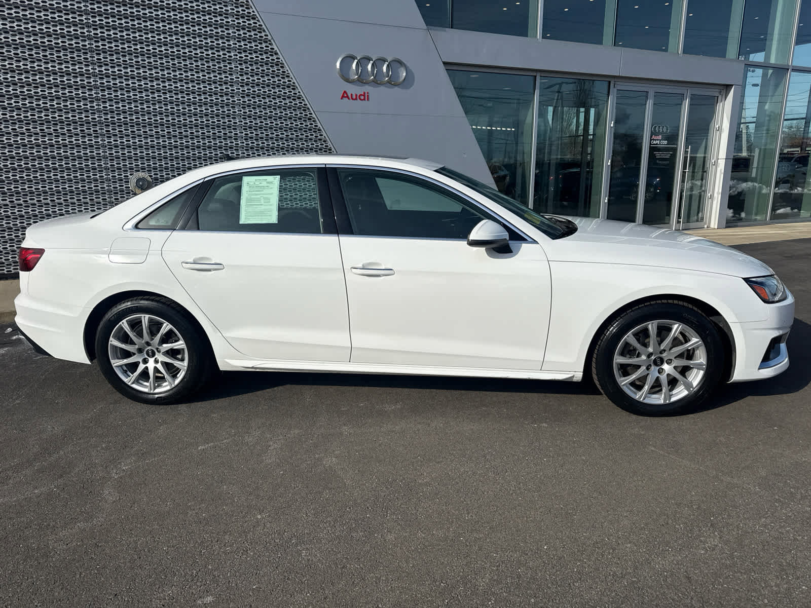 Used 2023 Audi A4 2.0T Premium w/ Convenience Package image 9