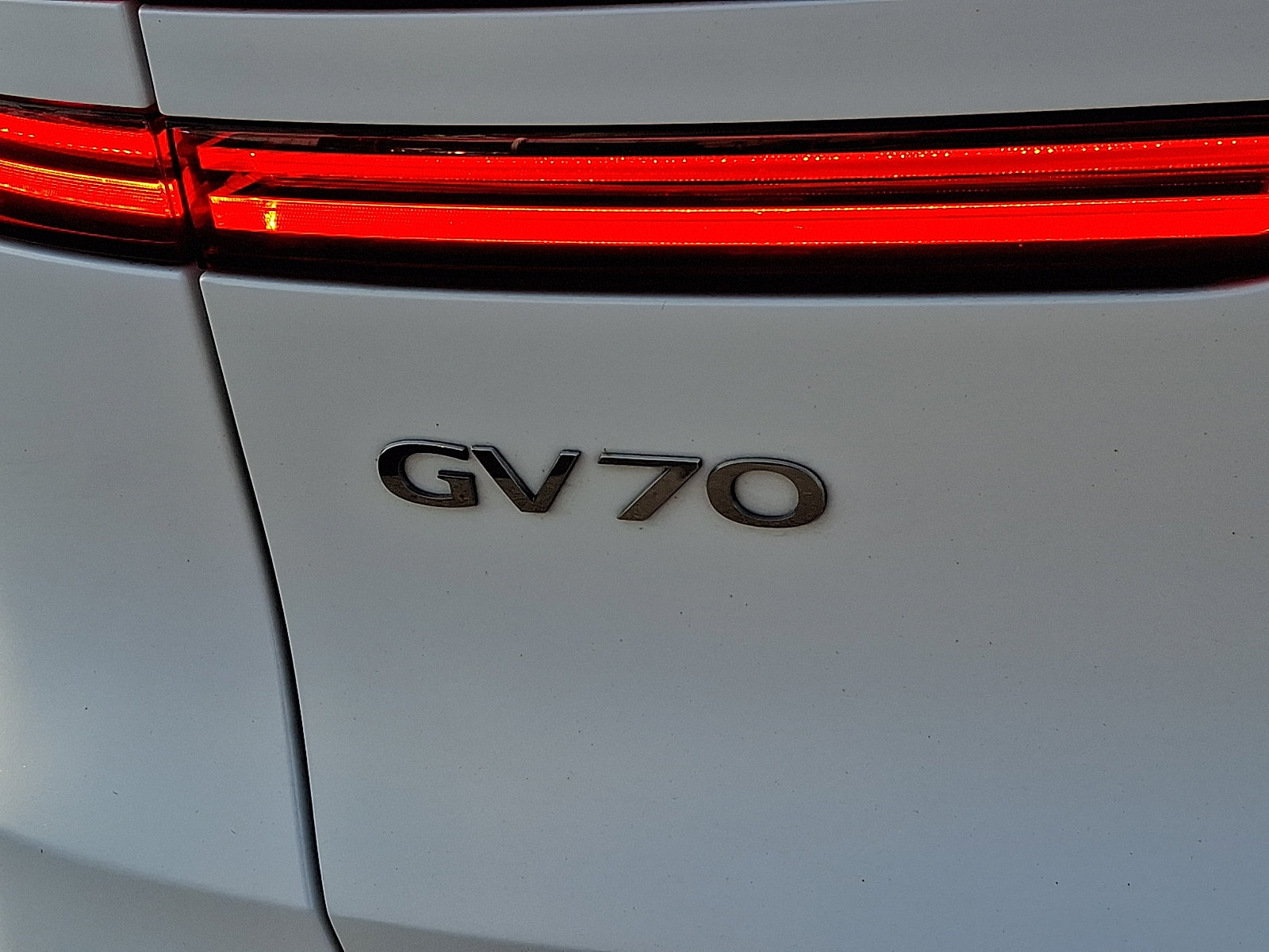 Certified 2023 Genesis GV70 3.5T Sport w/ Sport Prestige Package AWD/4WD image 31