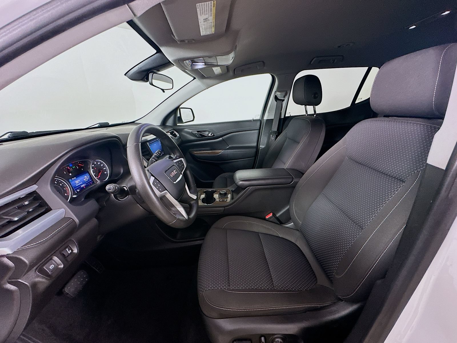 Used 2021 GMC Acadia SLE w/ Driver Convenience Package FWD image 31