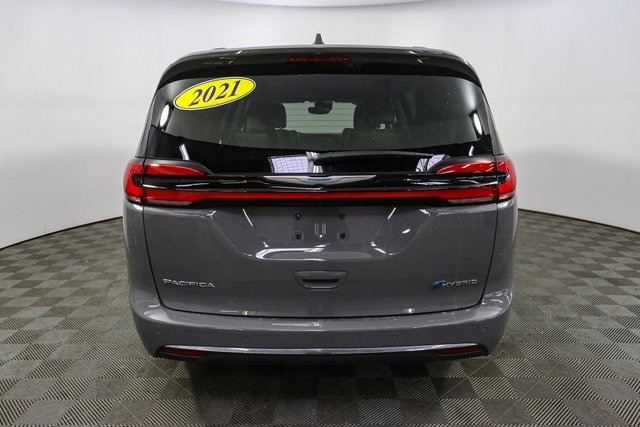 Used 2021 Chrysler Pacifica Touring-L image 8