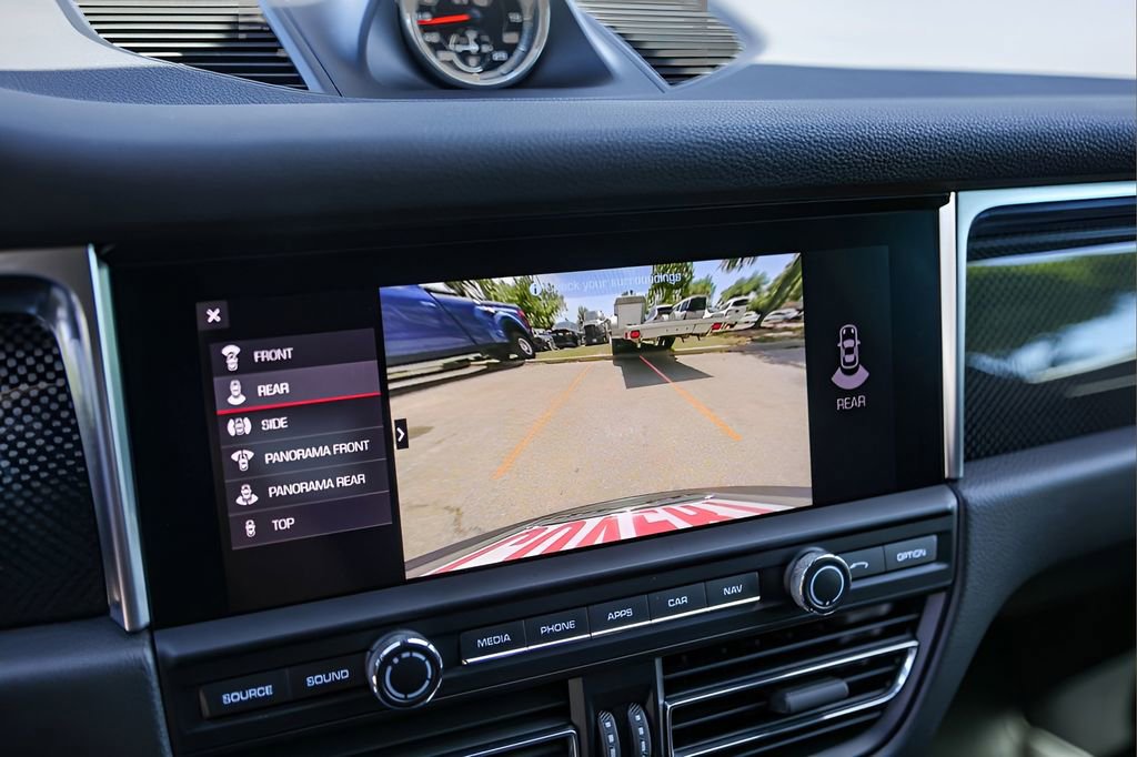 Used 2020 Porsche Macan S image 17