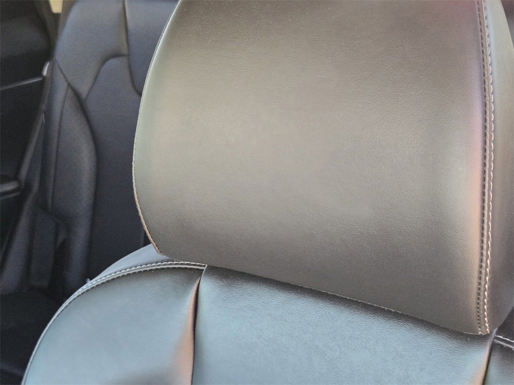 Certified 2025 Kia Sorento S image 13