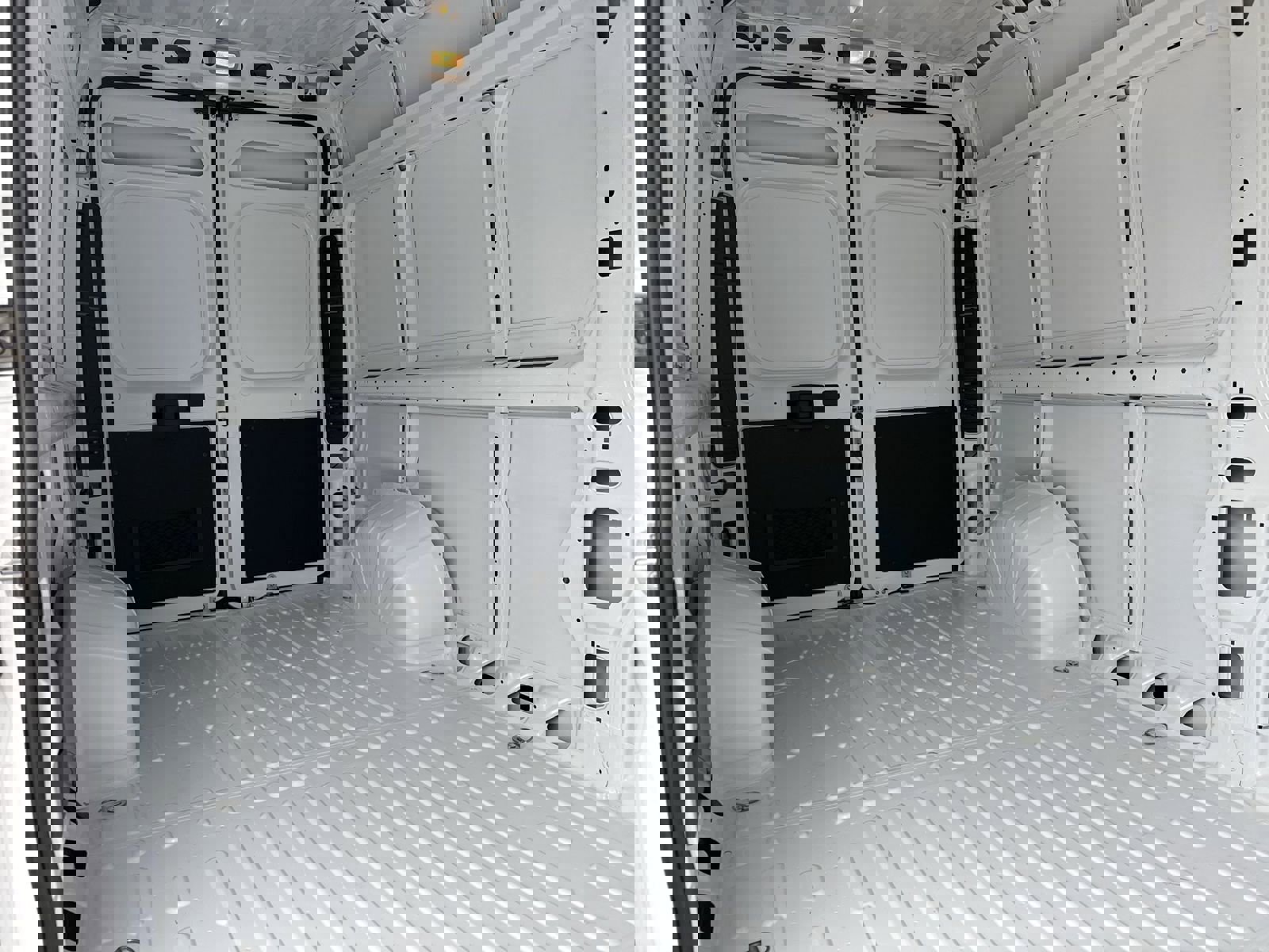 Used 2025 RAM ProMaster 2500 w/ Storage Group image 30