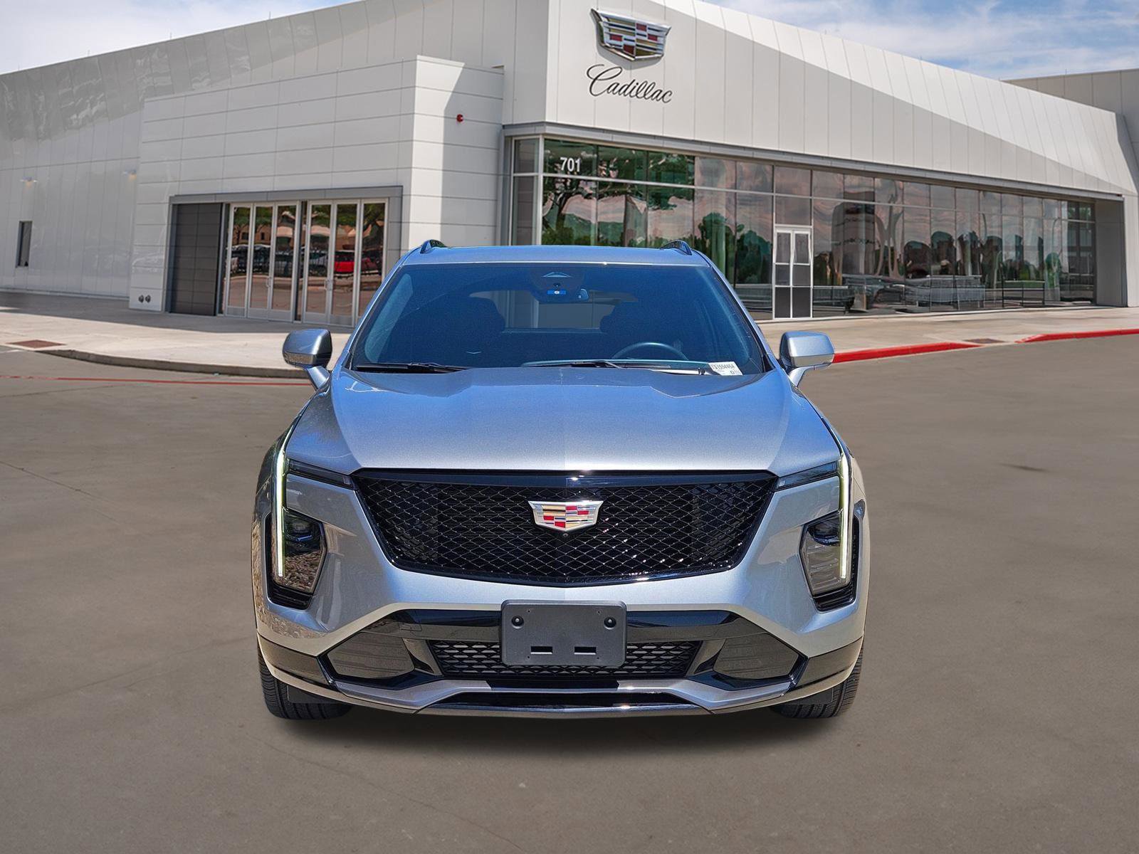 Used 2024 Cadillac XT4 Sport FWD image 2