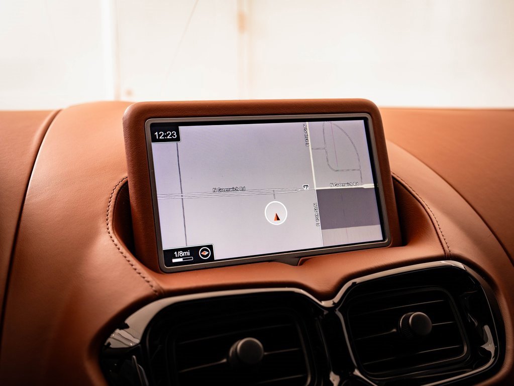 Used 2020 Aston Martin V8 Vantage Coupe image 36