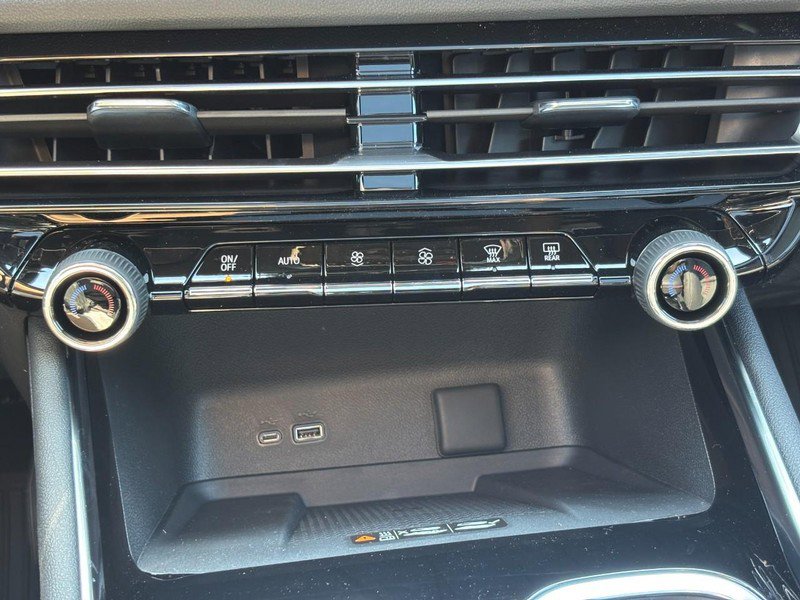 New 2026 Chevrolet Traverse RS w/ LPO, Floor Liner Package image 19