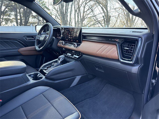 Used 2025 GMC Canyon AT4 w/ Nightfall Edition image 32