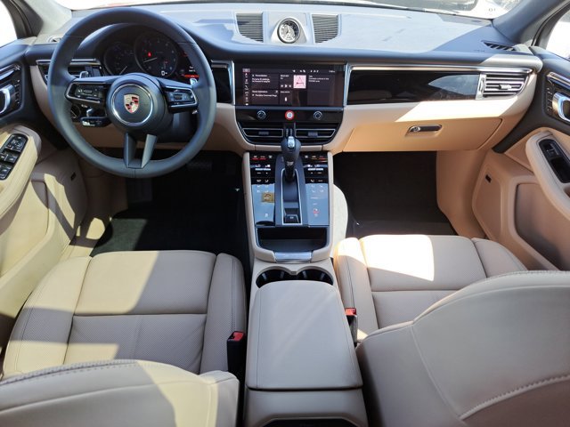 Used 2026 Porsche Macan image 16