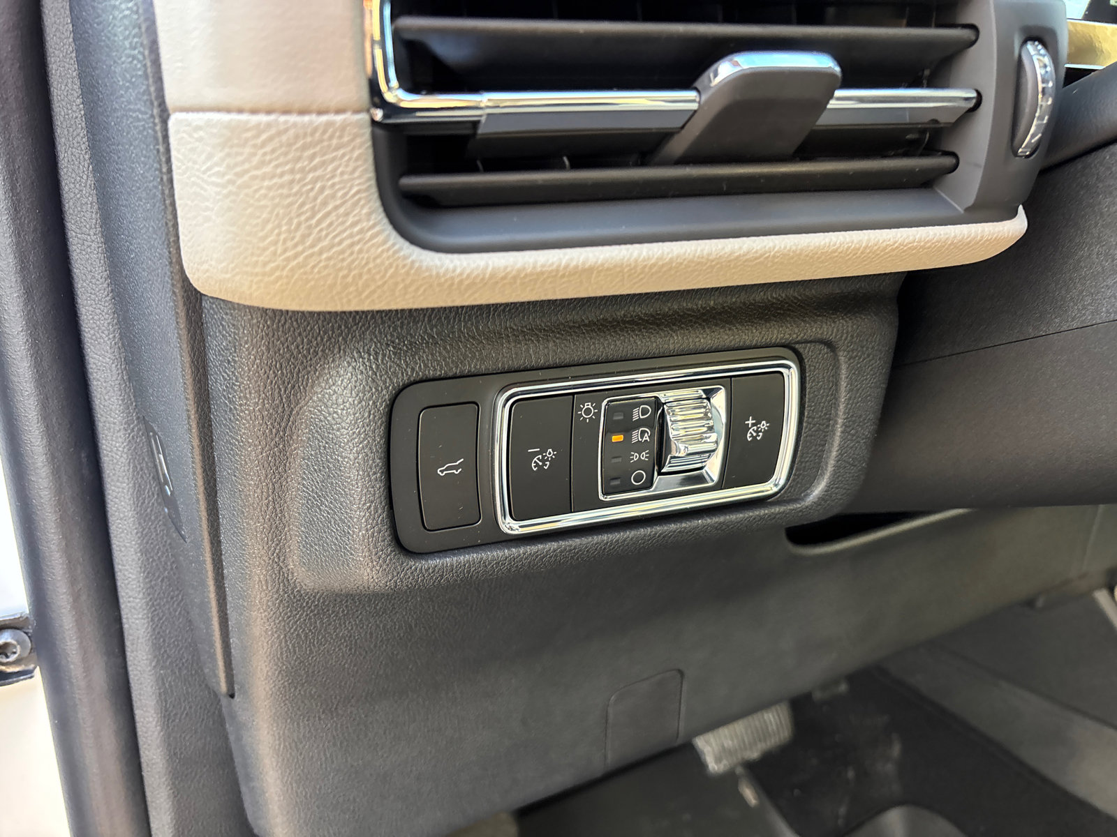 New 2026 Lincoln Corsair Reserve AWD/4WD image 14