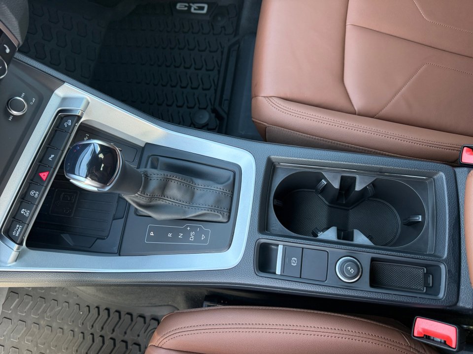 Certified 2025 Audi Q3 2.0T Premium Plus w/ Premium Plus Package image 33