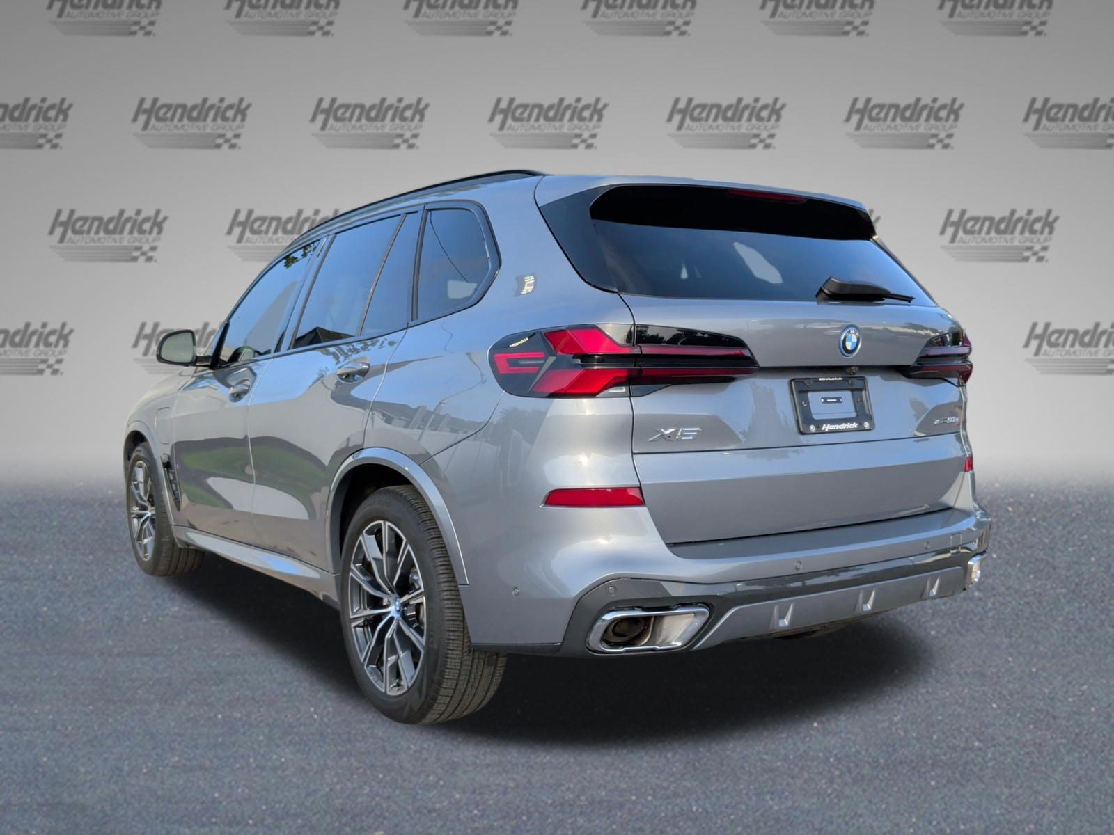 Used 2025 BMW X5 xDrive50e w/ M Sport Package AWD/4WD image 9