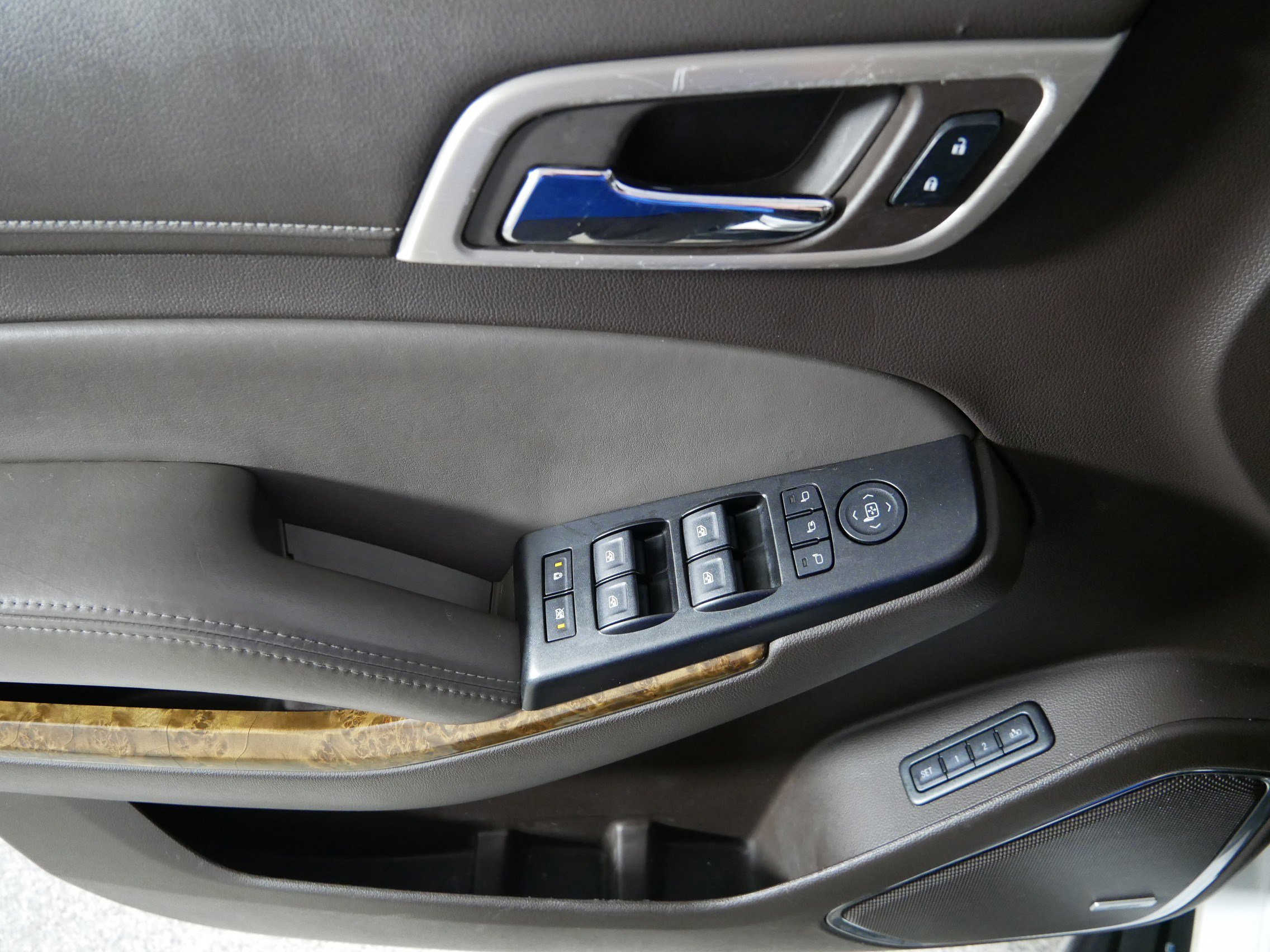 Used 2015 GMC Yukon Denali w/ Open Road Package image 19