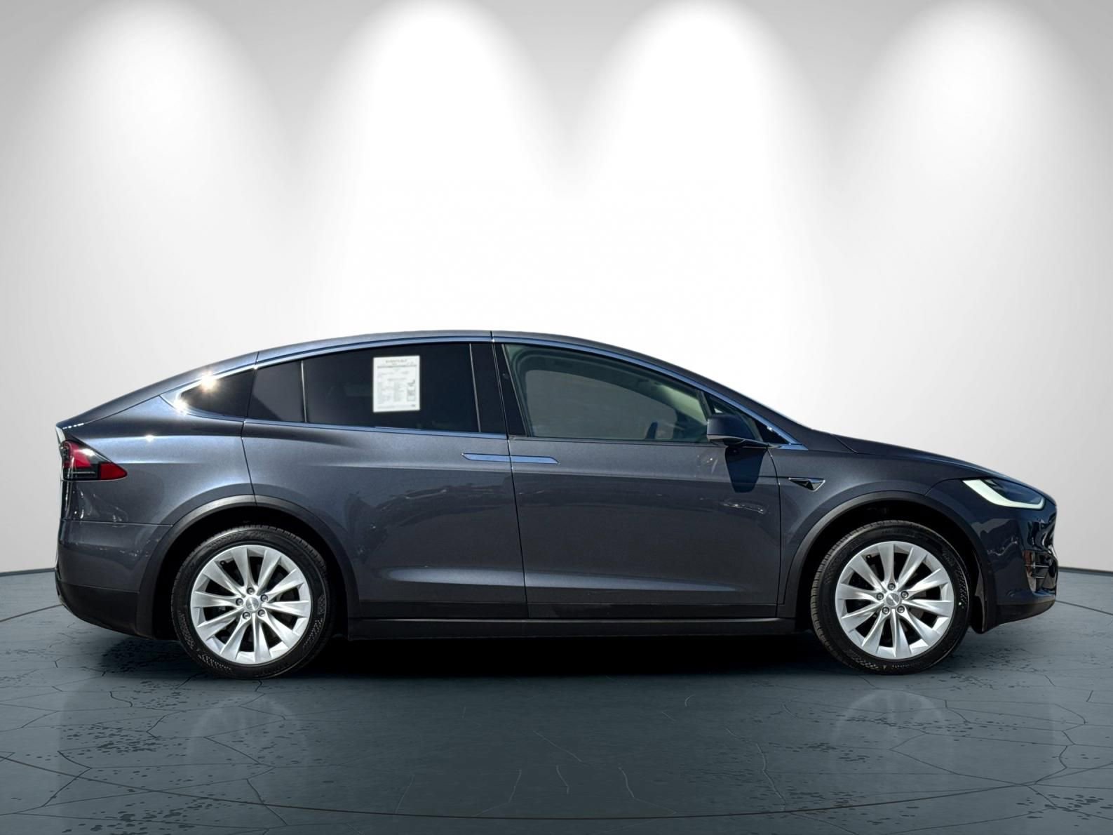 Used 2019 Tesla Model X Long Range AWD/4WD image 3