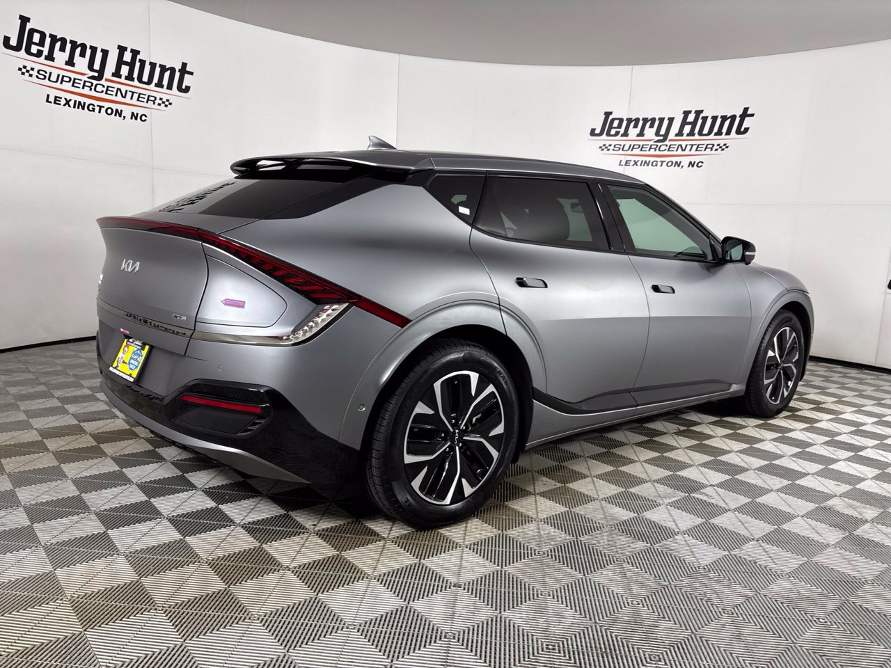 Used 2024 Kia EV6 GT-Line w/ GT-Line White Seat Package RWD image 4