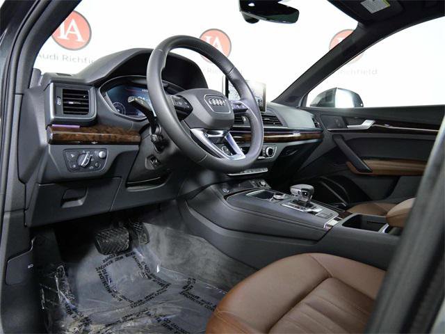 Used 2020 Audi Q5 e Prestige w/ Prestige Package image 17