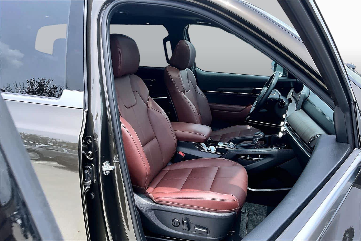 Used 2024 Kia Telluride SX FWD image 9