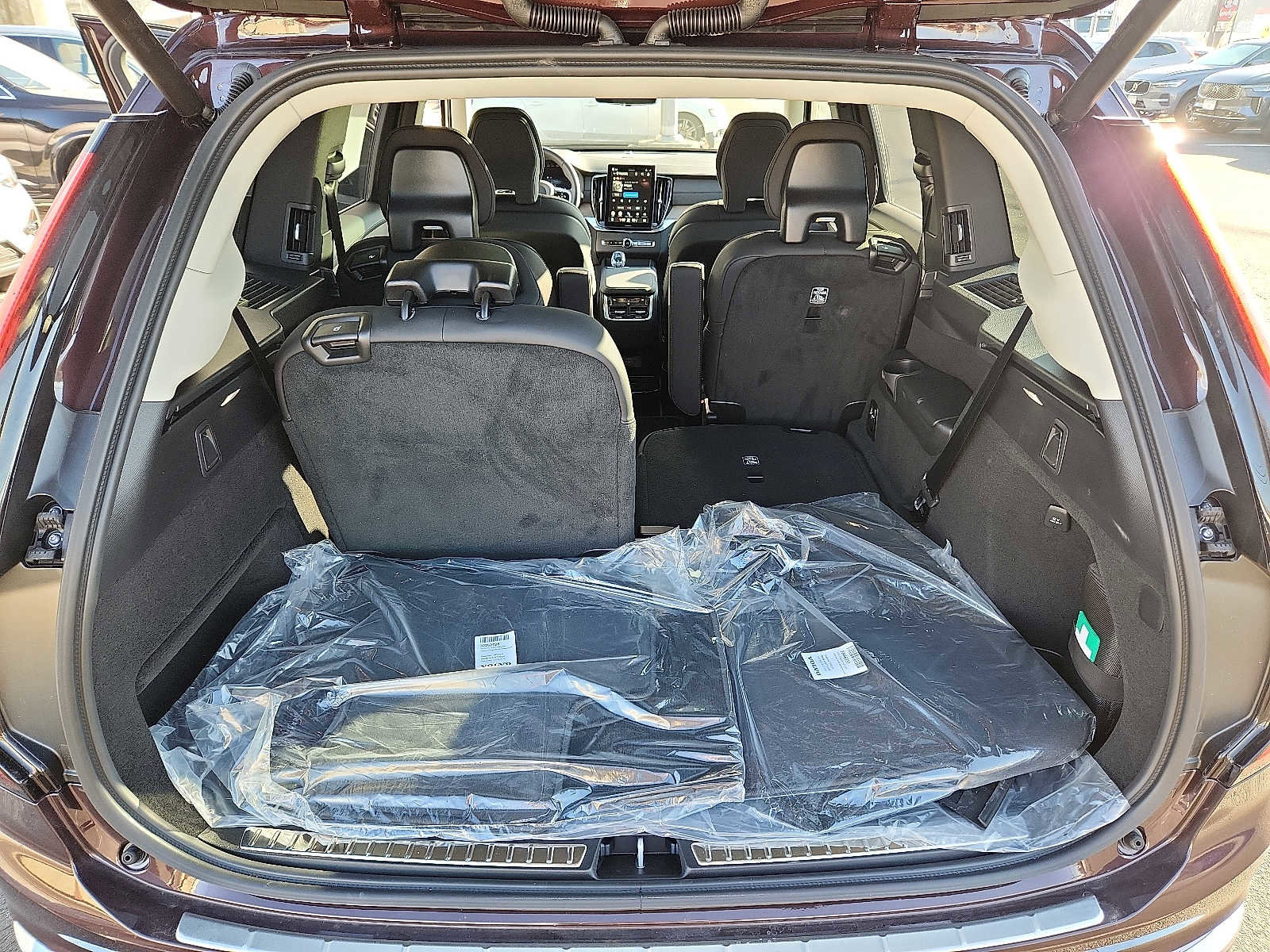 Used 2026 Volvo XC90 B6 Plus w/ Protection Package Premier image 27