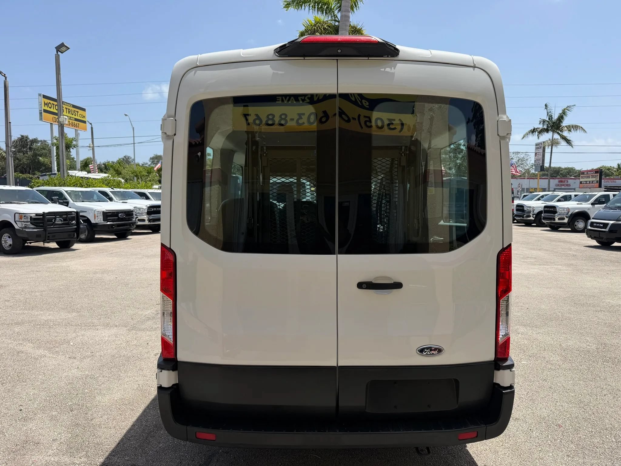 Used 2019 Ford Transit 150 XL RWD image 6