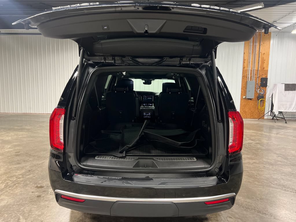Certified 2023 GMC Yukon XL Denali w/ Advanced Technology Package AWD/4WD image 12